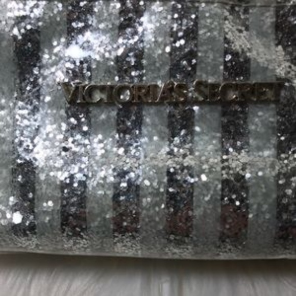 2 Victoria’s Secret Make Up Bags Blue Silver - Picture 4 of 8